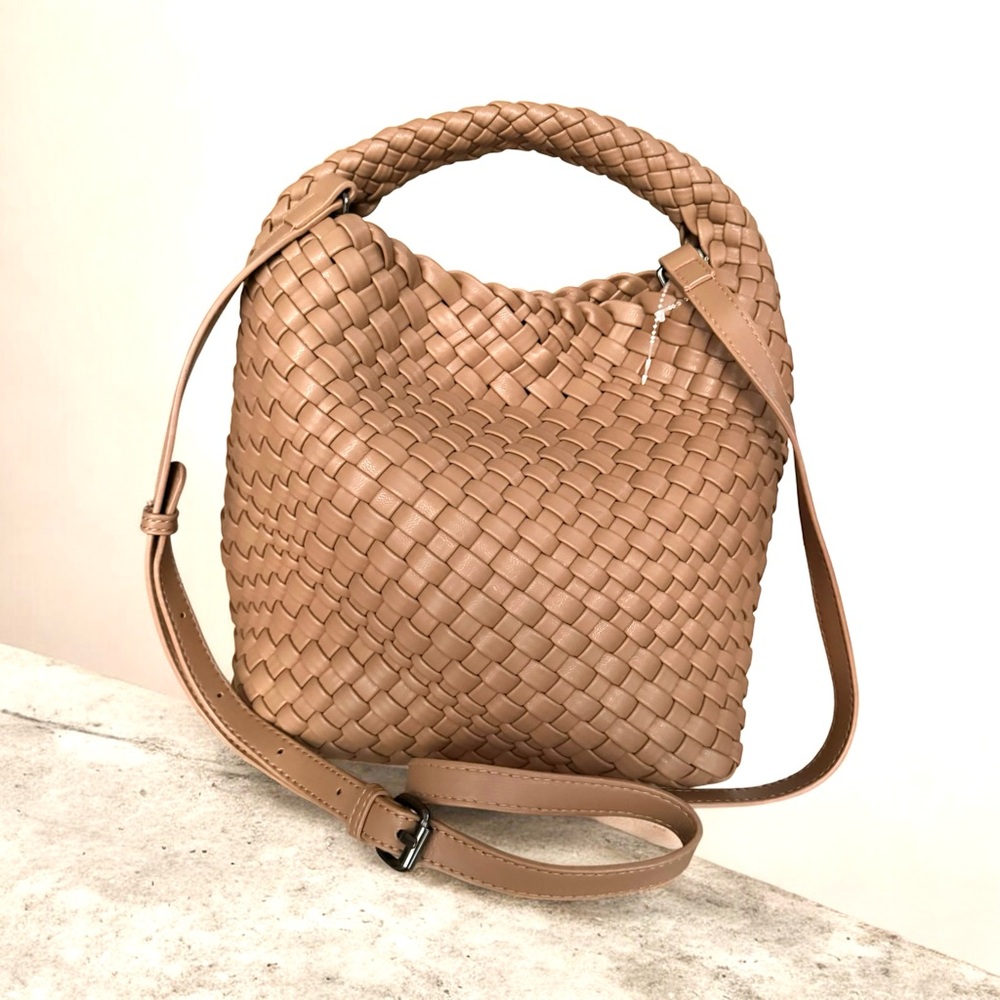 🆕 Woven Tote Bag Crossbody and Pouch - Picture 6 of 9